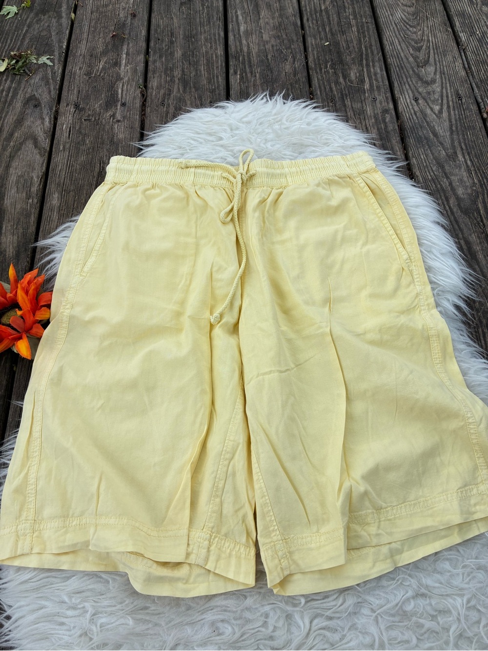 🌺NWT Free People Saylor Yellow Drawstring Bermuda shorts🌺 - Picture 6 of 13